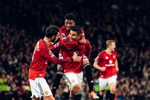 แมนยูไนเต็ด พุ่งเข้าชนชัยชนะ 3 นัด — บทวิเคราะห์เชิงลึกหลังเปิดบ้านชนะไบรท์ตัน 4-2