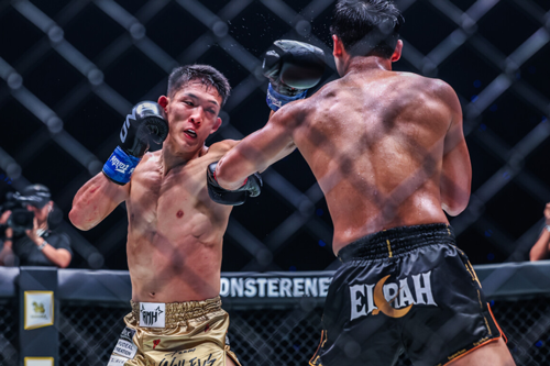 ซุปเปอร์บอน เอาชนะคะแนนเอกฉันท์ มาซาอากิ คว้าเข็มขัด ONE เฟเธอร์เวตที่ญี่ปุ่น