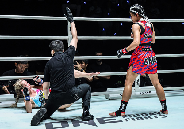 ดวงดาวน้อย ลูกทรายกองดิน ล่าชัย 3 ไฟต์ติด ดวลเดือด ยานา ยิป